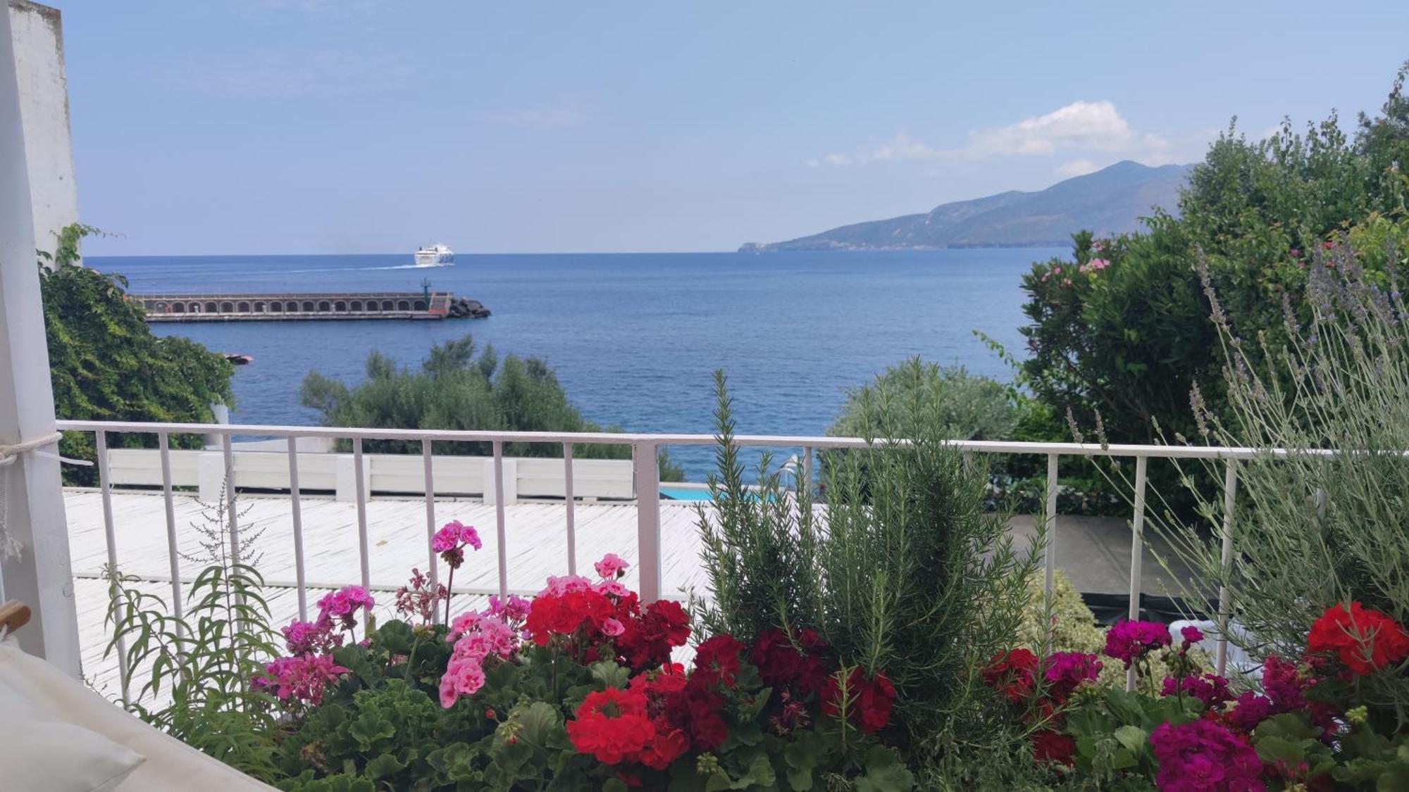 Halgoduria Hotel Santa Marina Salina Room photo