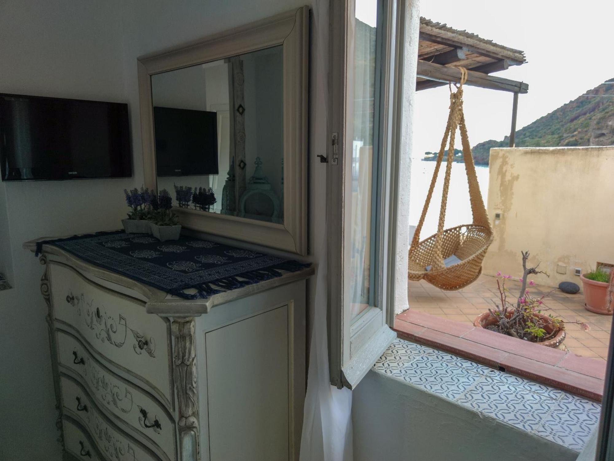 Halgoduria Hotel Santa Marina Salina Room photo
